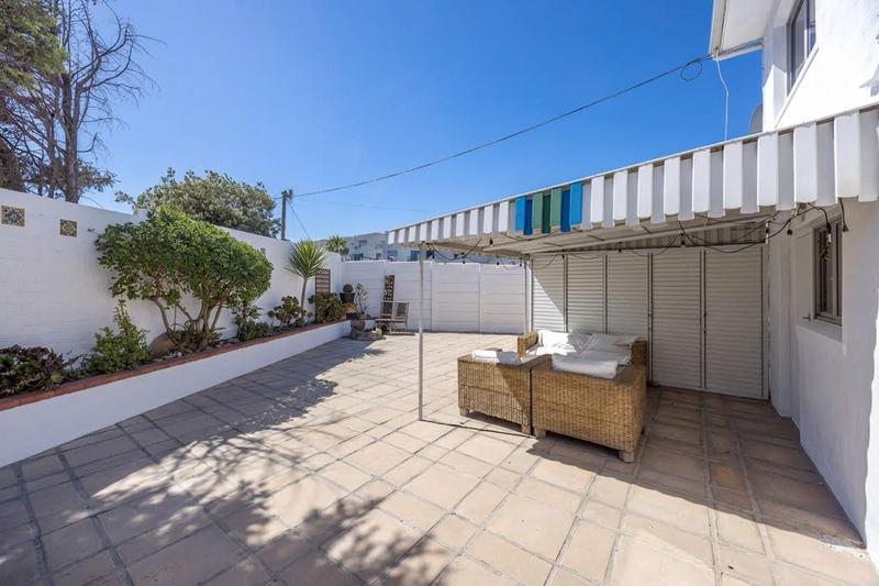 3 Bedroom Property for Sale in Bloubergrant Western Cape